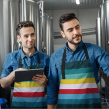 Rote und gelbe Streifen zwischen Blauen Farbtönen