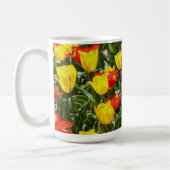 Rote und gelbe Tulissen Kaffeetasse (Links)
