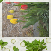 Rote und gelbe Tulpen Geschirrtuch (Gefaltet)