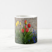 Rote und gelbe Tulpen Kaffeetasse (Mittel)