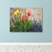 Rote und gelbe Tulpen Leinwanddruck (Insitu (Holzboden))