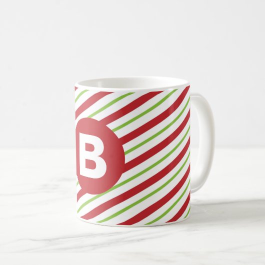 Rote und grüne diagonale Pinstripes-Monogramm Kaffeetasse (VorderseiteRechts)