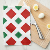 Rote und grüne Diamanten auf Weiß Handtuch (Viertel Falte)