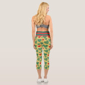 Rote und grüne Herzen Capri Leggings (Rückseite)