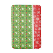 Rote und grüne Rentiere, Bäume, Schneeflocken Badematte (Vorderseite Vertikal)