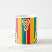 Rote und grüne Retro-Lacrosse-Sticks und -Streifen Kaffeetasse (Mittel)
