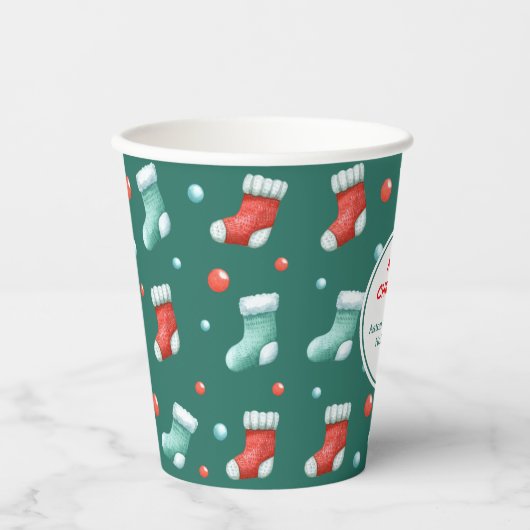Rote und grüne Weihnachts-Strümpfe Papier Cups Pappbecher (Vorderseite)