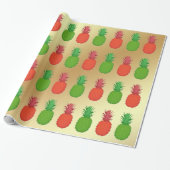 Rote und grüne Weihnachtsananas auf Gold Geschenkpapier (Ungerollt)