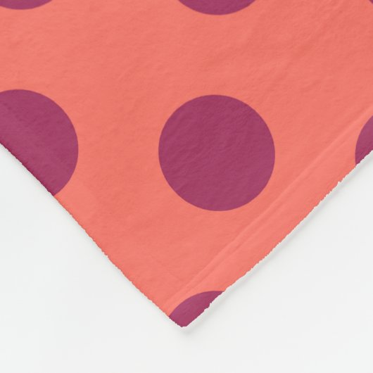Rote und lebende Korallenpolka-Punkte Fleecedecke (Ecke)