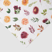 Rote und orangefarbene Blumen mit Blattmuster Seidenpapier (Detail)