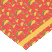 Rote und orangefarbene mexikanische Tacos Chillies Tischdecke (Schrägansicht)