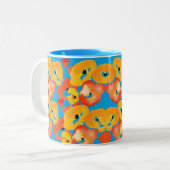 Rote und orangefarbene Mohnblumen Zweifarbige Tasse (Vorderseite Links)