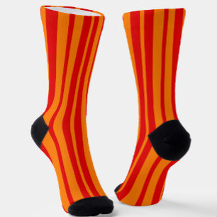Rote und orangefarbene Streifen Socken