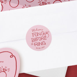 Rote und rosa Doodle-Zeichnung vor dem Ring Runder Aufkleber