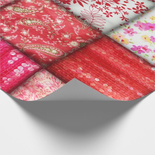 Rote und rosa Imitate Patchwork Quiltieren Geschenkpapier (Ecke)