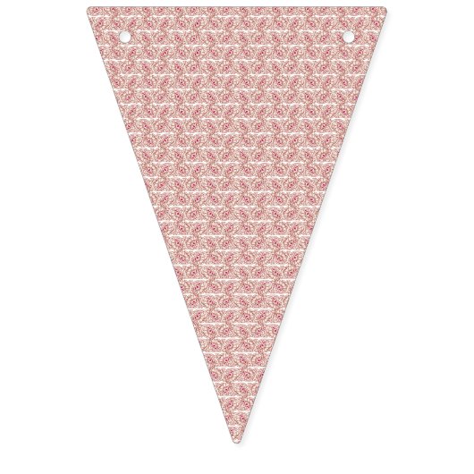 Rote und rosa Textilien auf einem gemusterten Tepp Wimpelkette (Dritte Fahne)