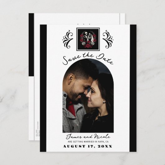 Rote und Schwarz-weiße Rose Skeletton Save the Dat Ankündigungspostkarte (Vorne/Hinten)