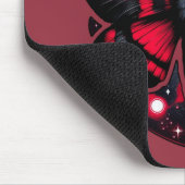Rote und schwarze kosmische Motte - Mystische Himm Mousepad (Ecke)