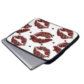 ROTE UND SCHWARZE LÖSUNG GEMUSTERTE LUSH LIPS LAPTOPSCHUTZHÜLLE (Vorne Knopf)