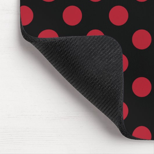 Rote und schwarze Polka-Punkte Mousepad (Ecke)