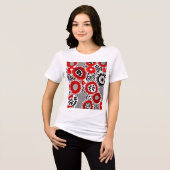 Rote und schwarze Punkte Tri-Blend Shirt (Vorderseite voll)