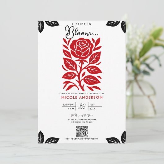 Rote und schwarze Rose Blumenmuster Brautparty Einladung (Stehend Vorderseite)