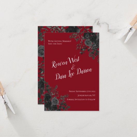 Rote und schwarze Rose Gothic Wedding Save the Dat Einladung (Vorderseite/Rückseite Beispiel)