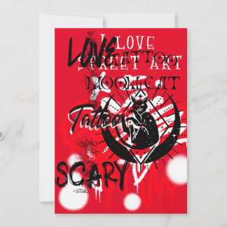 Rote und schwarze Street Art und eine schwarze Kat