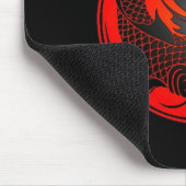 Rote und schwarze Yin Yang Koi Fische Mousepad (Ecke)