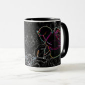 Rote und violette Neon-Rose mit Händen auf schwarz Tasse (VorderseiteRechts)
