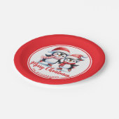 Rote und weiße Eispinguine Frohe Weihnachten Pappteller (Schrägansicht)