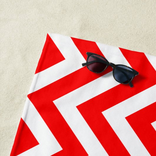 Rote und weiße große vertikale Zickzack Streifen Strandtuch (Beispiel)