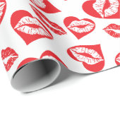 Rote und weiße Herzen und Küsse Geschenkpapier (Rolleneckpunkt)