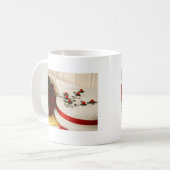 Rote und weiße Hochzeitstorte Kaffeetasse (Vorderseite Links)