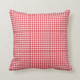 Rote und weiße Kissen im Freien- Gingham-Muster