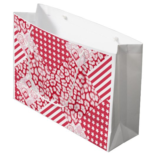Rote und weiße Patchwork rustikal Große Geschenktüte (Vorderseite Schrägansicht)