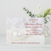 Rote und weiße Schneeflocke Ornament Weihnachtsfes Einladung (Stehend Vorderseite)