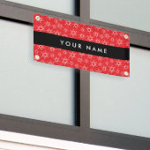 Rote und weiße Schneeflocken, Ihr Name, Personalis Banner (Äußeres Gebäude)