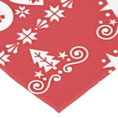 Rote und weiße skandinavische Weihnachtsbaum Mittelgroßer Tischläufer (Ecke)
