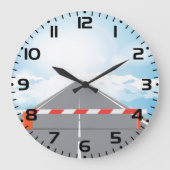 Rote und weiße Straßensperre blockiert Große Wanduhr (Vorderseite)