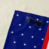 Rote und weiße Streifen mit Sternmuster auf blau Strandtuch (Beispiel)