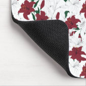 Rote und weiße Weihnachtslilien Mousepad (Ecke)