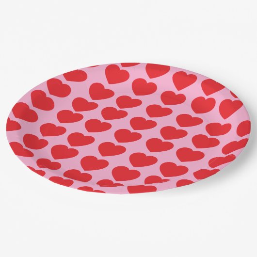 Rote Valentinsherzen Pappteller (Schrägansicht)