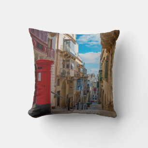 Rote Vintage Postbox in Malta Kissen