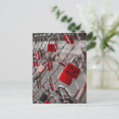 Rote Vorhängeschlösser der Liebe Postkarte (Stehend Vorderseite)