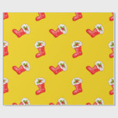 Rote Weihnachts-Strümpfe in Gelb Geschenkpapier (Flach)