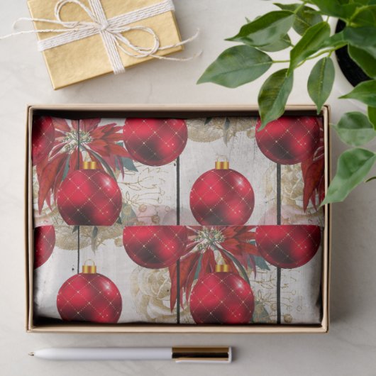 Rote Weihnachtsbaumschmuck auf Holzdekoupage Seidenpapier (Geschenk)