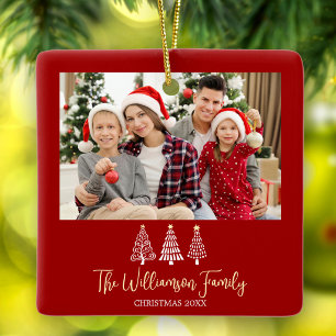 Rote Weihnachtsfamilienfoto-Bäume Whimsical Schrif Keramikornament