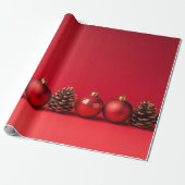 Rote Weihnachtskugeln und Kiefernzapfen Geschenkpapier (Ungerollt)