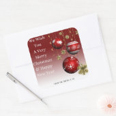 Rote Weihnachtsschmuck im Hintergrund Rot Ombre Quadratischer Aufkleber (Umschlag)